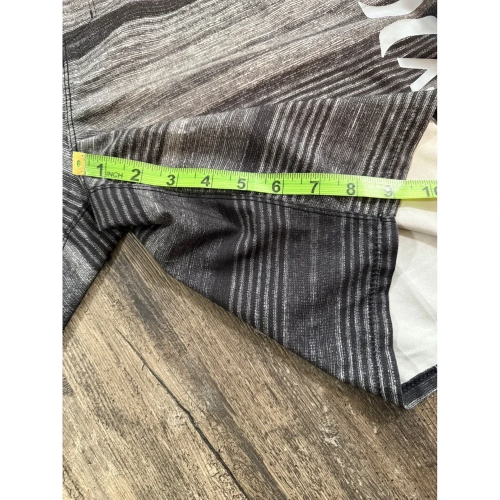 Hurley Phantom Summer Board Shorts Men's Size 36 Gray Stripe Swim Surf Beach